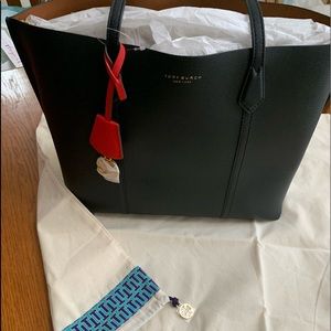 100% authentic new  black leather Tory Burch purse